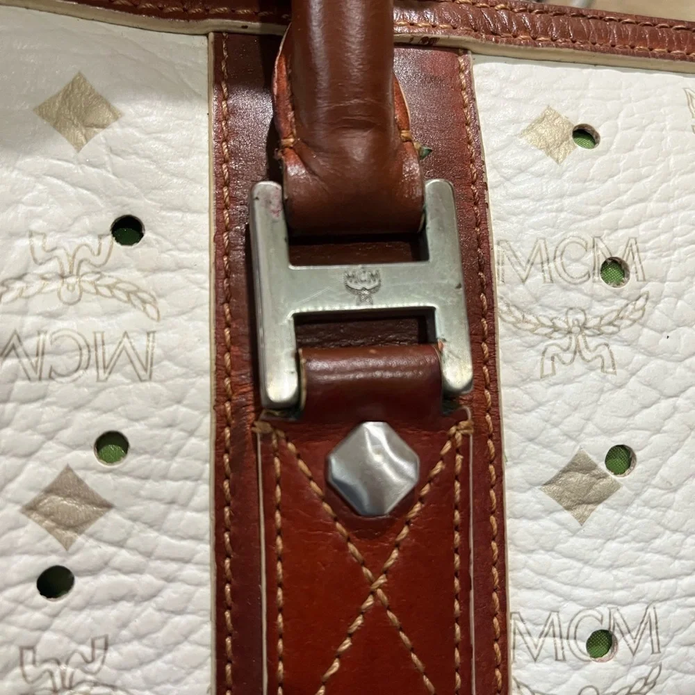 MCM PERFORATED VISETOS HANDBAG - Picture 4 of 16